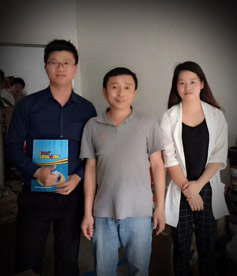 感謝潤滑油行業(yè)何總百般對比后堅決選擇與華企立方合作，我們必牢記使命，盡一切能力幫助企業(yè)網(wǎng)絡(luò)營銷落地，做良心企業(yè)。