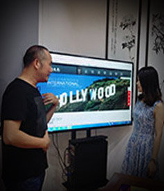 感謝電影制作公司胡導(dǎo)演遠(yuǎn)從廣州來(lái)到我公司交流網(wǎng)站，我們定全力以赴，不負(fù)使命，幫您把網(wǎng)絡(luò)營(yíng)銷落地。